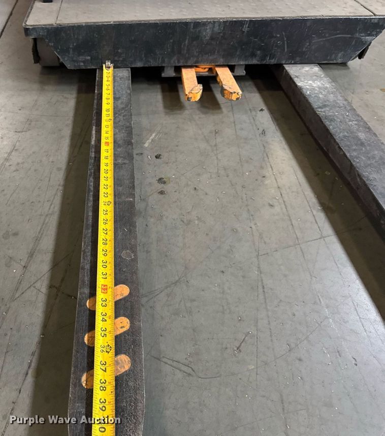 image for item DH9973 2016 Crown SP3520-30 order picker