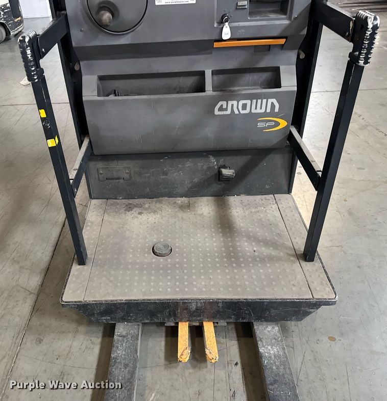 image for item DH9973 2016 Crown SP3520-30 order picker