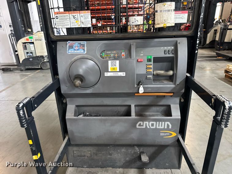 image for item DH9973 2016 Crown SP3520-30 order picker