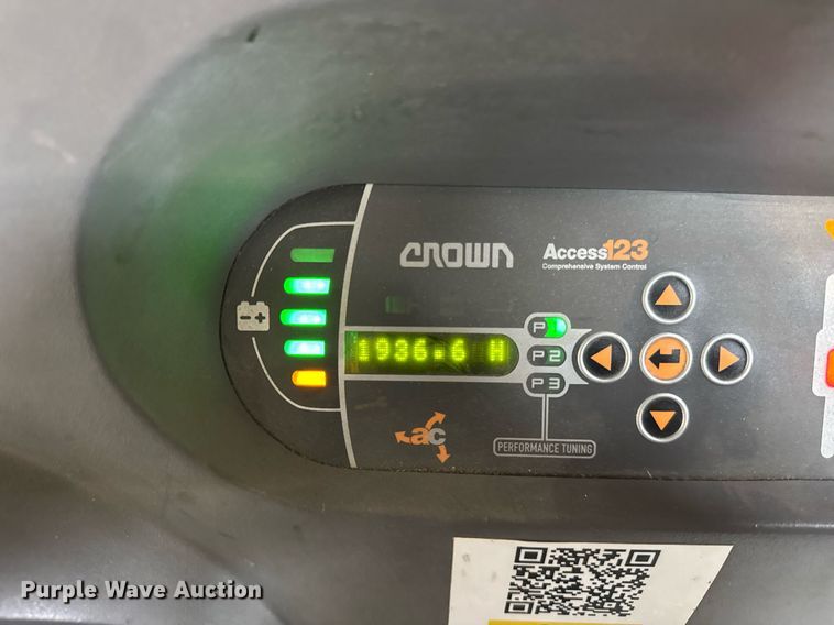 image for item DH9973 2016 Crown SP3520-30 order picker