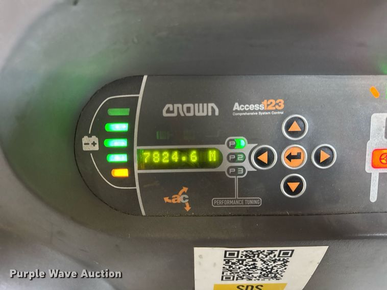 image for item DH9973 2016 Crown SP3520-30 order picker