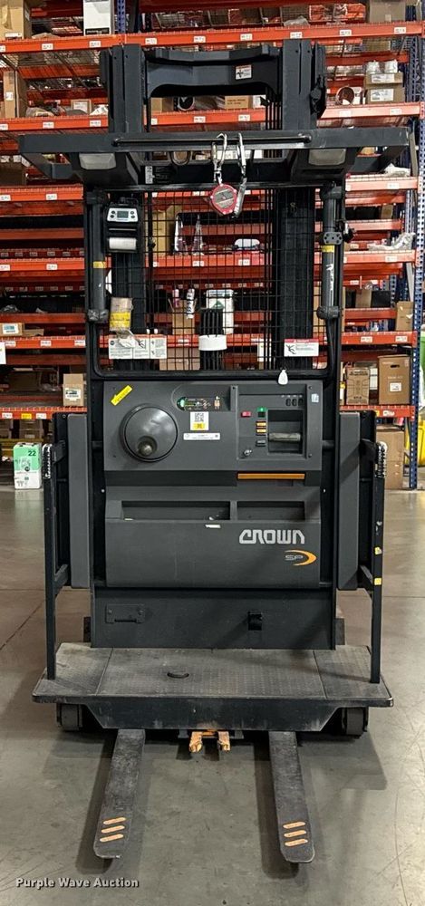 image for item DH9977 2017 Crown SP4020-30 order picker