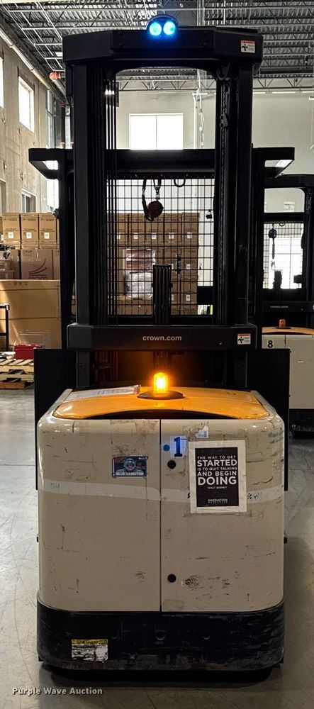 image for item DH9977 2017 Crown SP4020-30 order picker