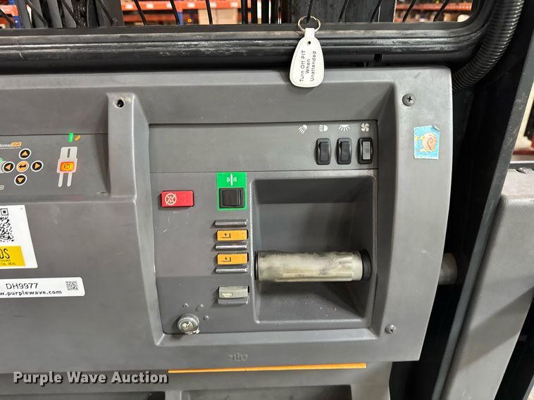 image for item DH9977 2017 Crown SP4020-30 order picker