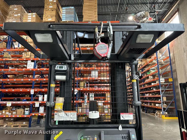 image for item DH9977 2017 Crown SP4020-30 order picker