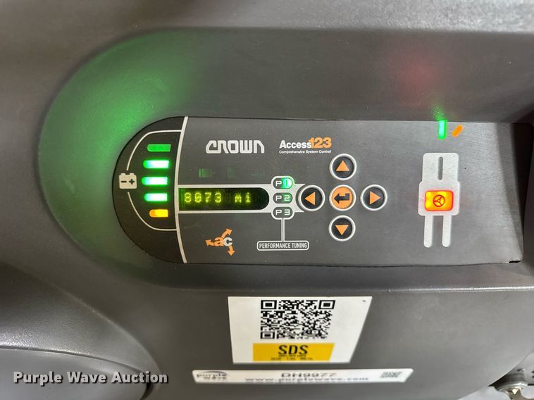 image for item DH9977 2017 Crown SP4020-30 order picker