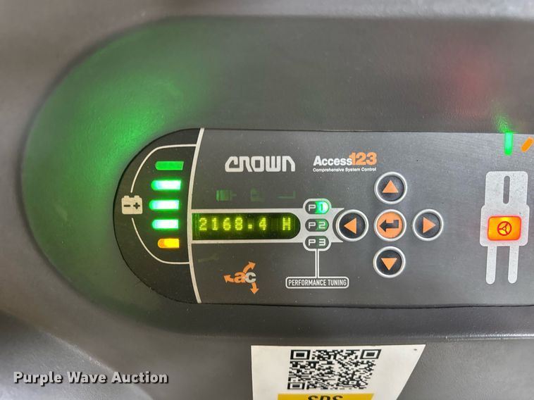 image for item DH9977 2017 Crown SP4020-30 order picker