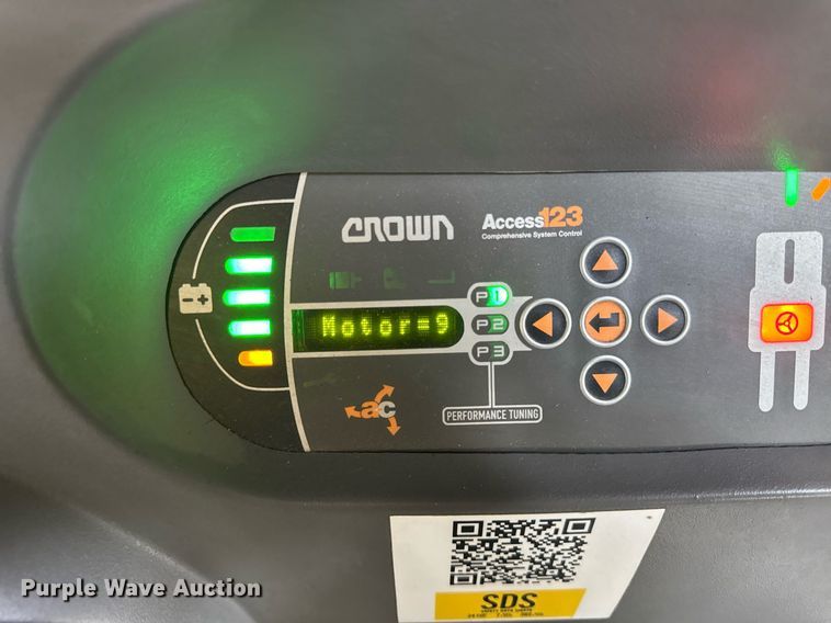 image for item DH9977 2017 Crown SP4020-30 order picker