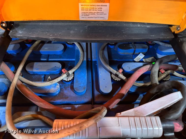 image for item DH9977 2017 Crown SP4020-30 order picker