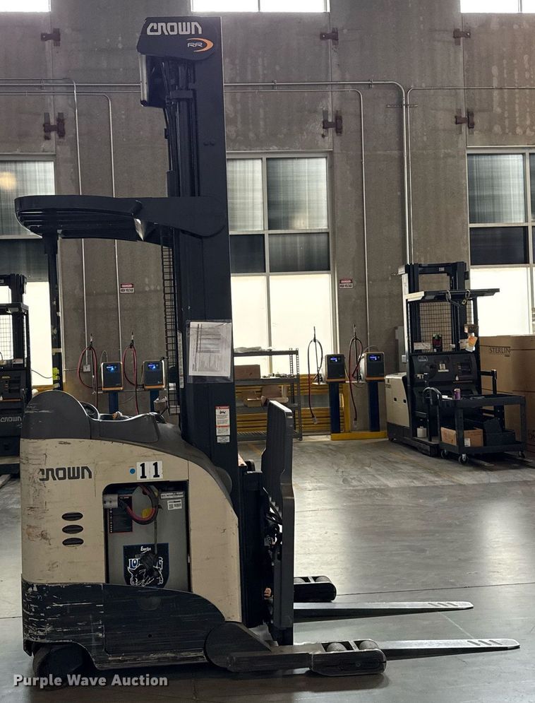 image for item DH9978 Crown RR5725-35 reach truck