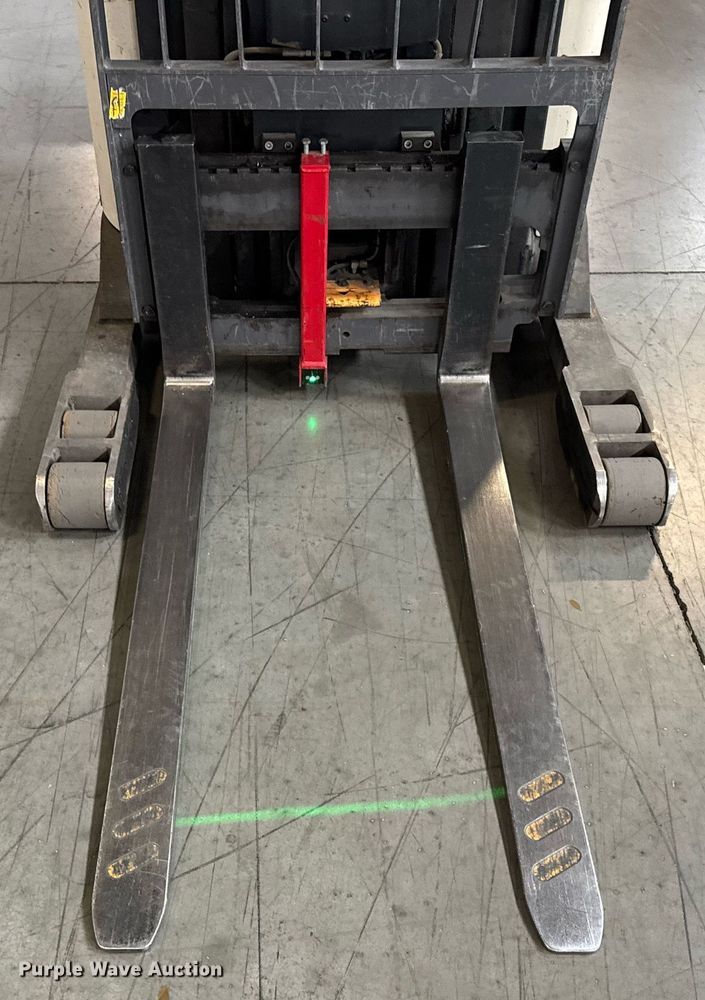 image for item DH9978 Crown RR5725-35 reach truck