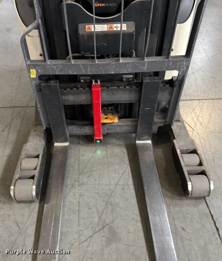 image for item DH9978 Crown RR5725-35 reach truck