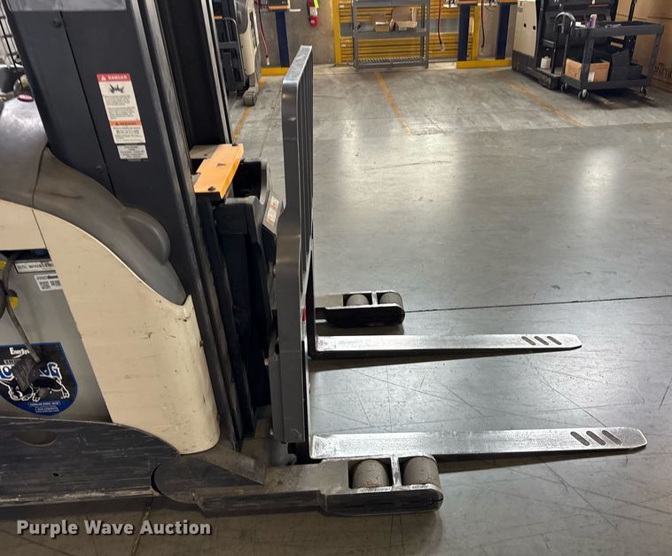 image for item DH9978 Crown RR5725-35 reach truck