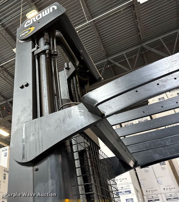 image for item DH9978 Crown RR5725-35 reach truck