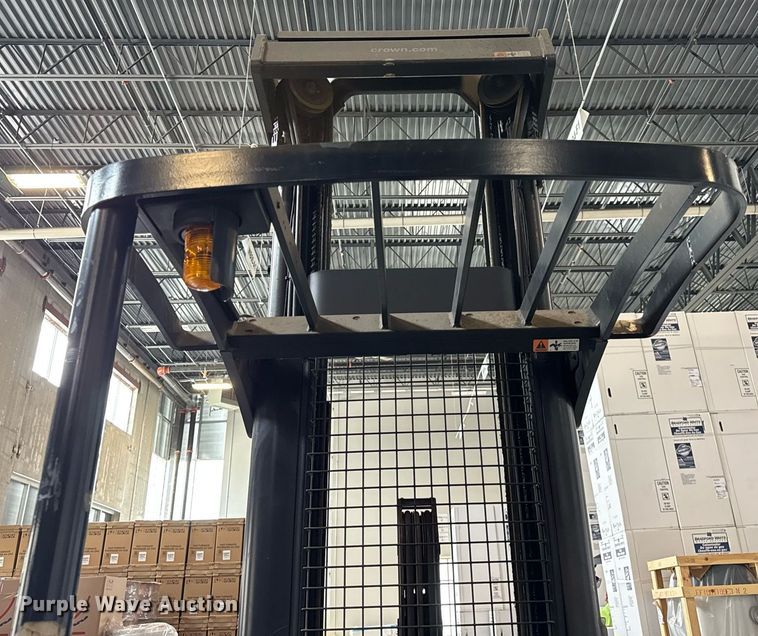 image for item DH9978 Crown RR5725-35 reach truck
