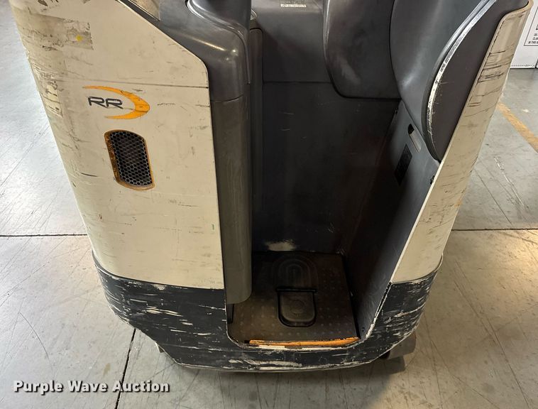 image for item DH9978 Crown RR5725-35 reach truck