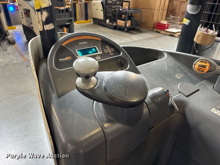 image for item DH9978 Crown RR5725-35 reach truck