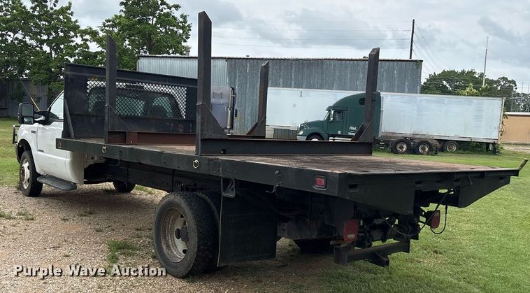 image for item DM1900 1999 Ford F550 Super Duty XL flatbed truck