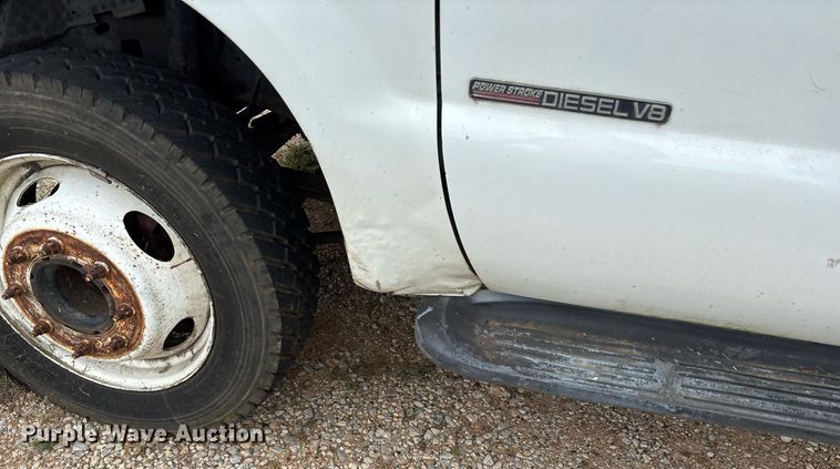 image for item DM1900 1999 Ford F550 Super Duty XL flatbed truck