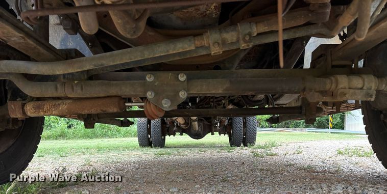 image for item DM1900 1999 Ford F550 Super Duty XL flatbed truck