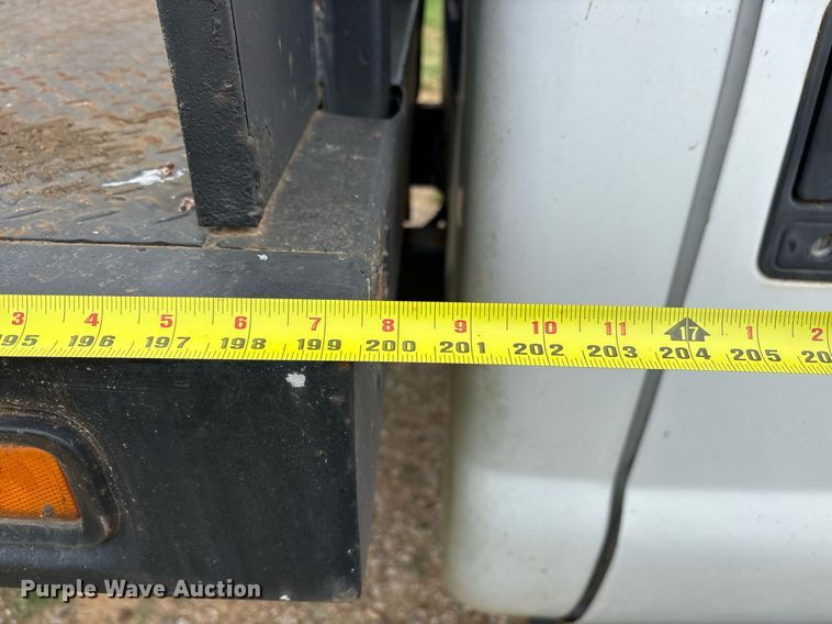 image for item DM1900 1999 Ford F550 Super Duty XL flatbed truck