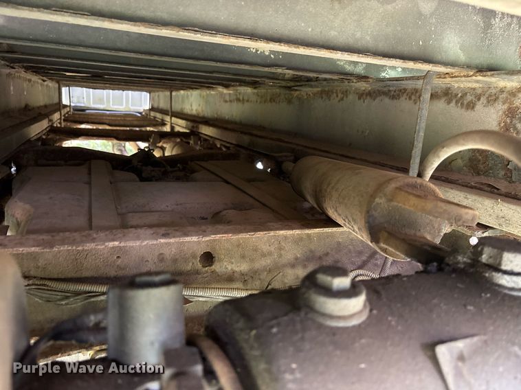 image for item DM1900 1999 Ford F550 Super Duty XL flatbed truck