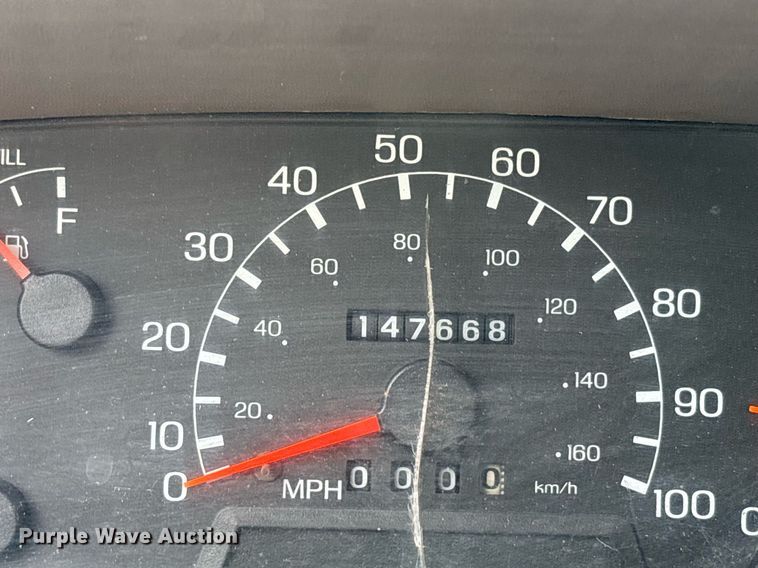 image for item DM1900 1999 Ford F550 Super Duty XL flatbed truck