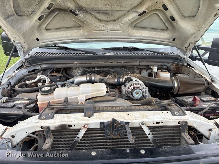 image for item DM1900 1999 Ford F550 Super Duty XL flatbed truck