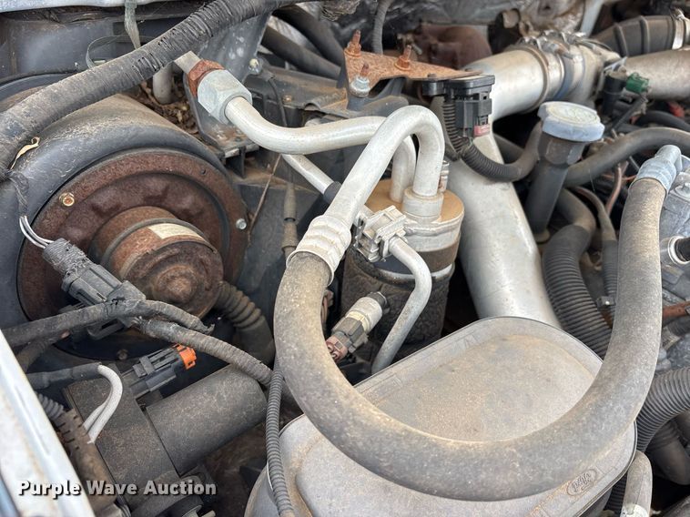 image for item DM1900 1999 Ford F550 Super Duty XL flatbed truck