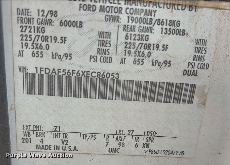 image for item DM1900 1999 Ford F550 Super Duty XL flatbed truck