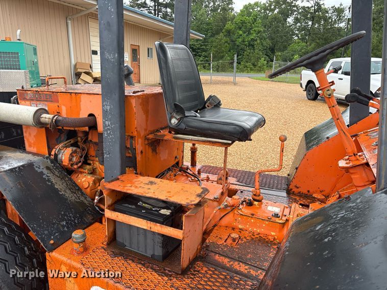 image for item DM1908 1988 Nasco Loadster DFT8 forklift