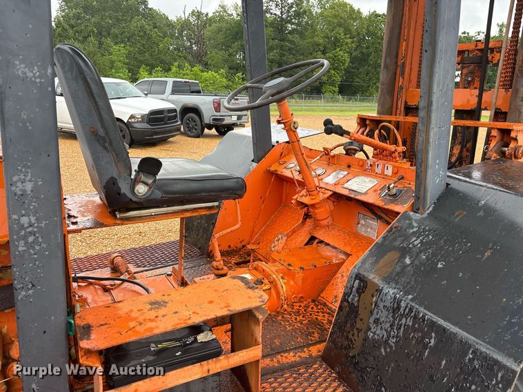 image for item DM1908 1988 Nasco Loadster DFT8 forklift