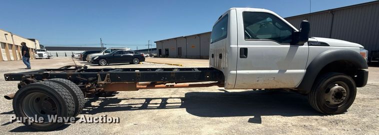 image for item DM5737 2015 Ford F550 Super Duty truck cab and chassis