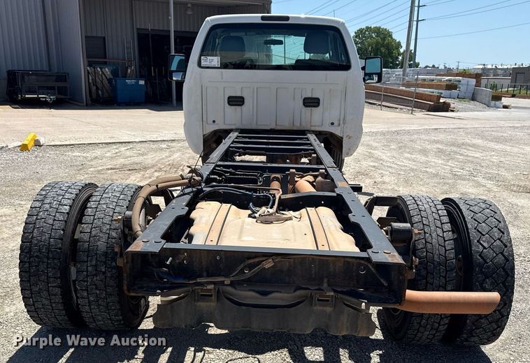 image for item DM5737 2015 Ford F550 Super Duty truck cab and chassis