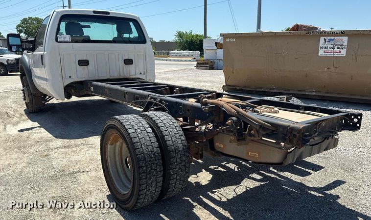 image for item DM5737 2015 Ford F550 Super Duty truck cab and chassis