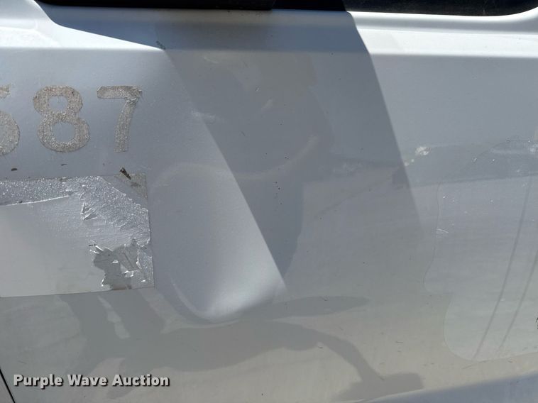 image for item DM5737 2015 Ford F550 Super Duty truck cab and chassis