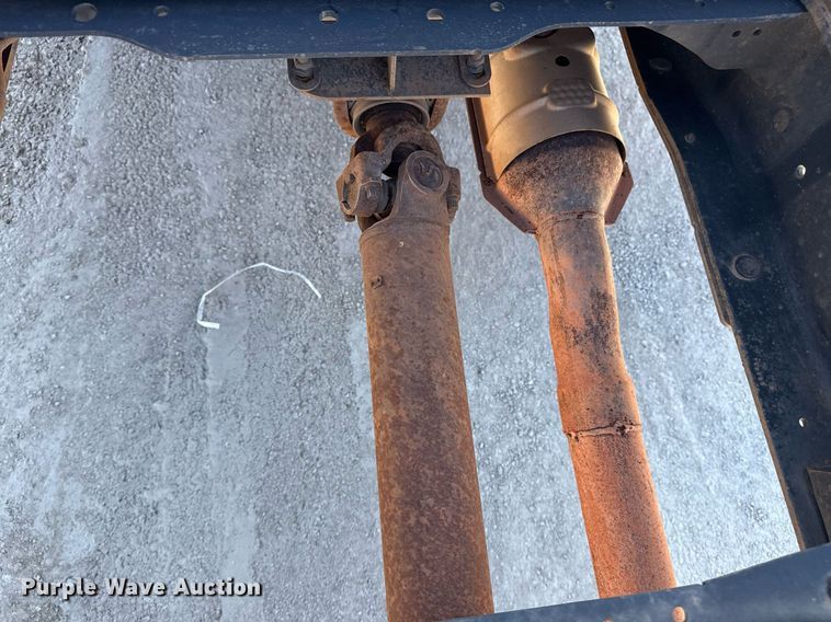 image for item DM5737 2015 Ford F550 Super Duty truck cab and chassis