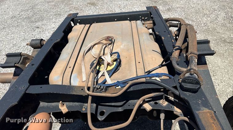 image for item DM5737 2015 Ford F550 Super Duty truck cab and chassis