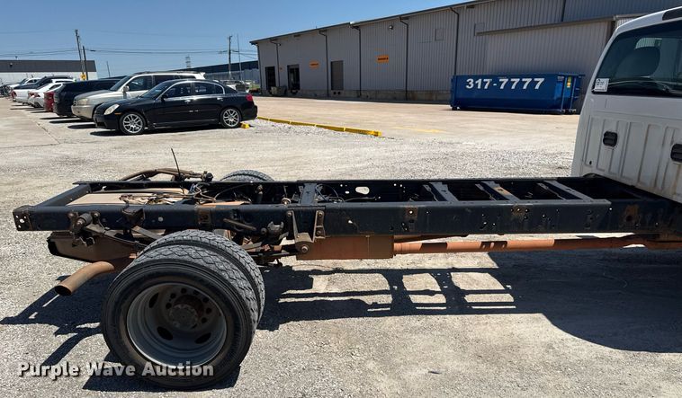 image for item DM5737 2015 Ford F550 Super Duty truck cab and chassis