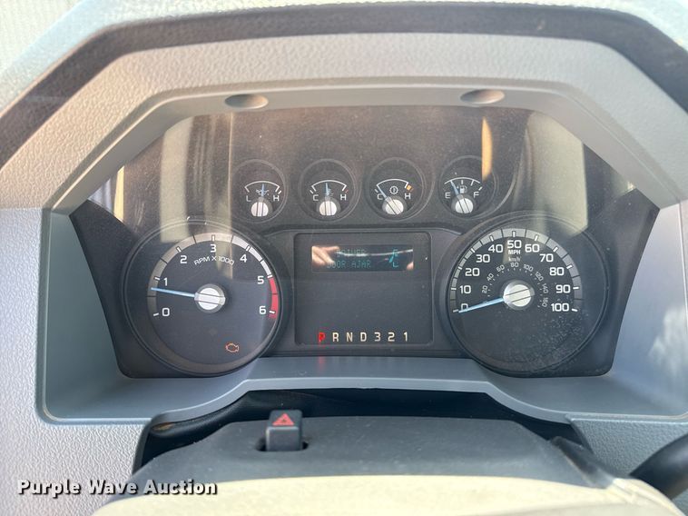 image for item DM5737 2015 Ford F550 Super Duty truck cab and chassis