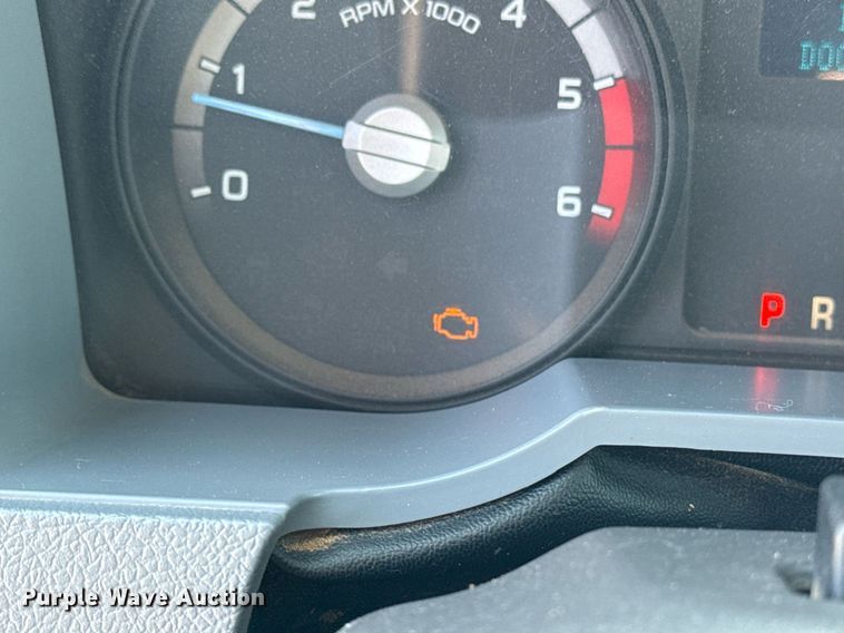 image for item DM5737 2015 Ford F550 Super Duty truck cab and chassis