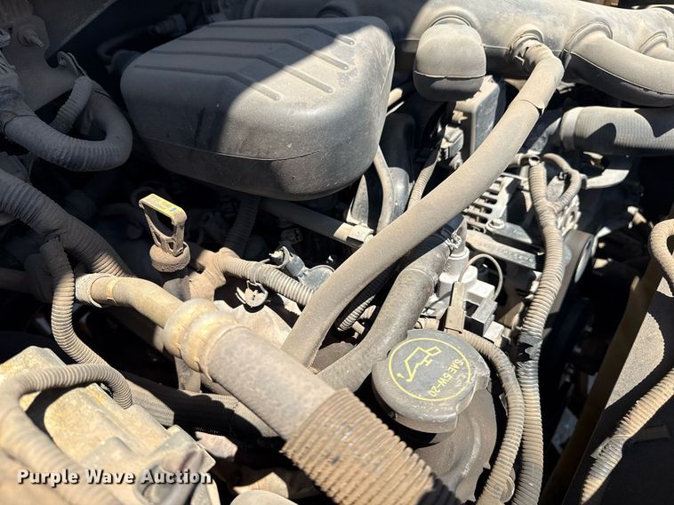 image for item DM5737 2015 Ford F550 Super Duty truck cab and chassis