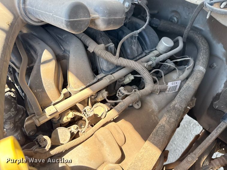 image for item DM5737 2015 Ford F550 Super Duty truck cab and chassis