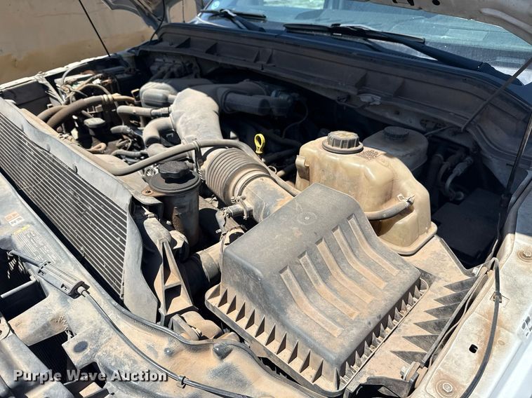 image for item DM5737 2015 Ford F550 Super Duty truck cab and chassis