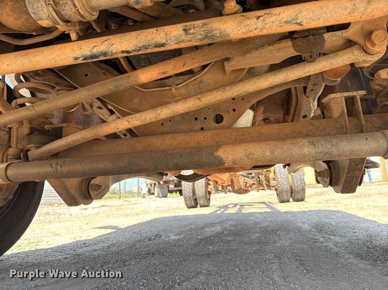 image for item DM5737 2015 Ford F550 Super Duty truck cab and chassis