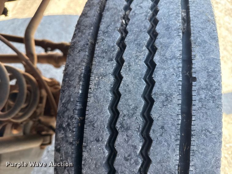 image for item DM5737 2015 Ford F550 Super Duty truck cab and chassis