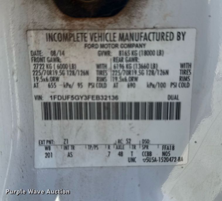 image for item DM5737 2015 Ford F550 Super Duty truck cab and chassis