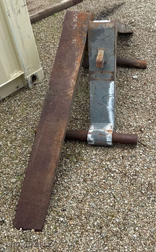 image for item DS4323 48