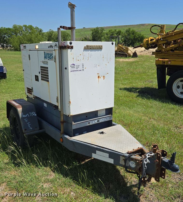 image for item DT4877 2013 Airman SDG25S generator