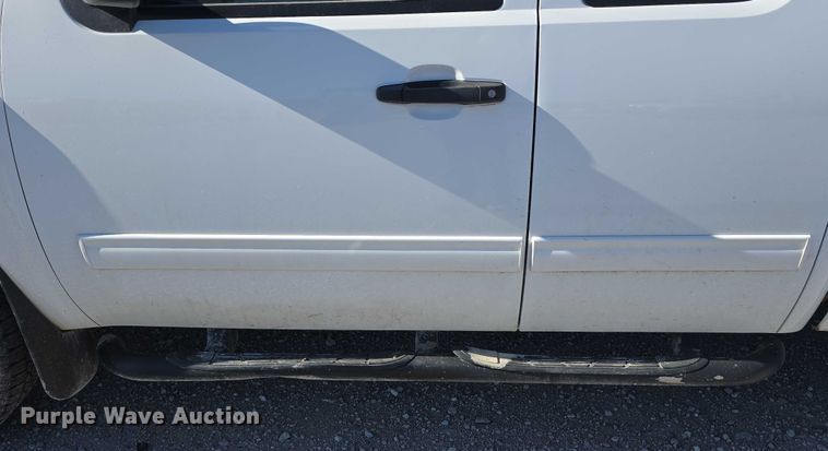 image for item DT6868 2011 Chevrolet Silverado 1500 Ext. Cab pickup truck